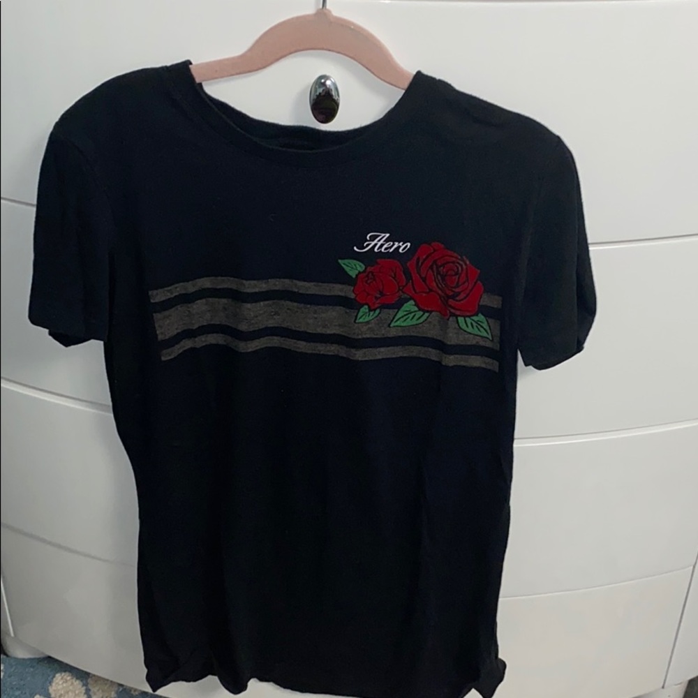black short  sleeve shirt,